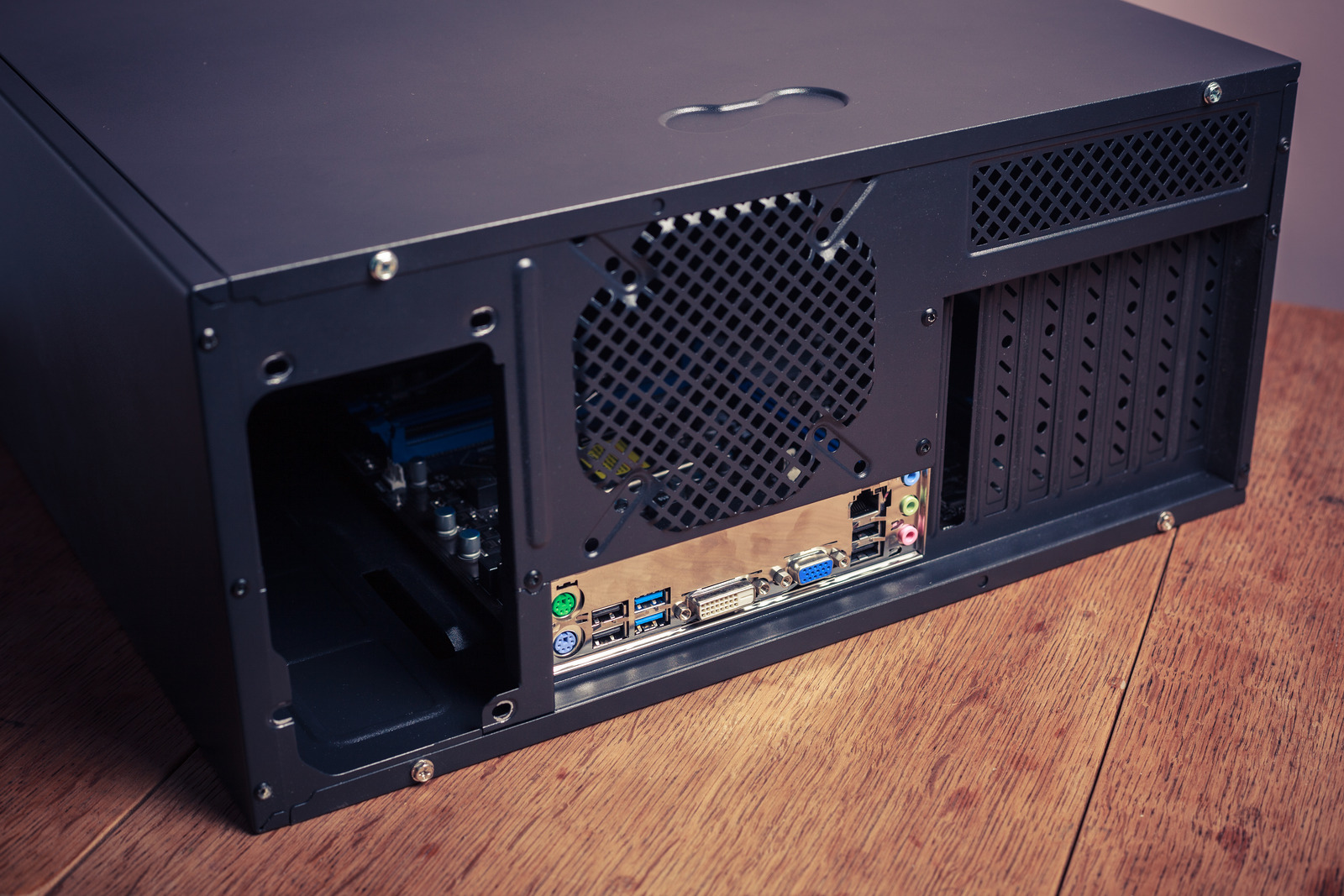 best-quiet-pc-cases-for-silent-pc-builds-in-2023-best-gaming-reviews