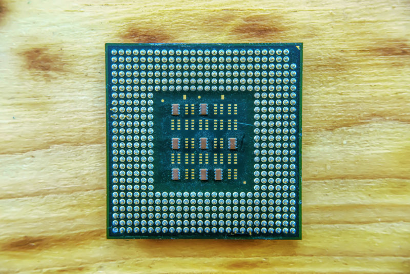 Pin Old CPU socket 478 is bent, can not be put in the socket.